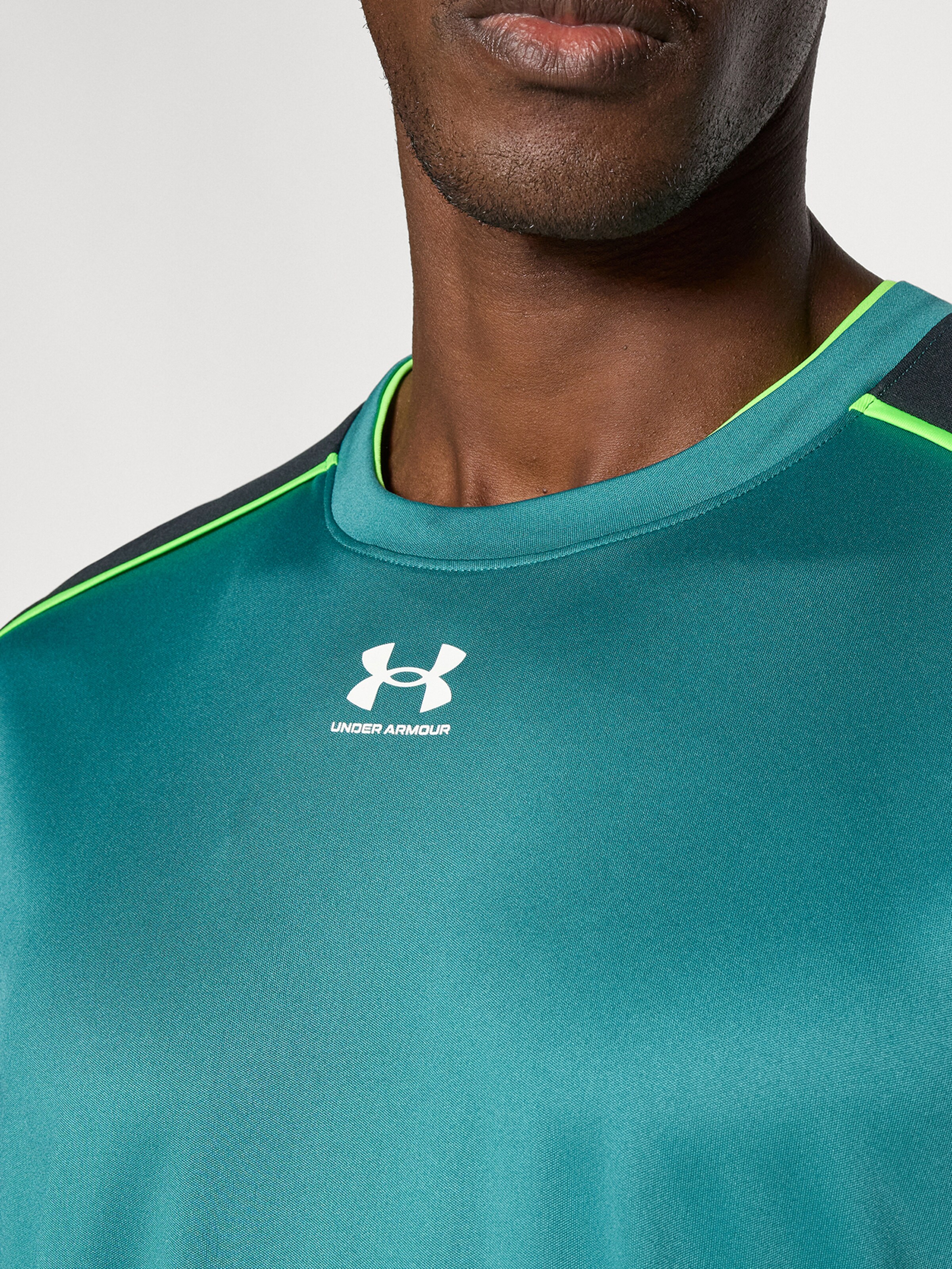 UNDER ARMOUR Tricou funcțional 'Challenger' pe Verde | ABOUT YOU