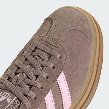 ADIDAS ORIGINALS Σνίκερ χαμηλό 'Gazelle Bold' σε καφέ