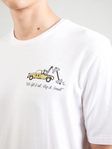 UNDER ARMOUR Funktionsshirt 'BODY SHOP' in Weiß