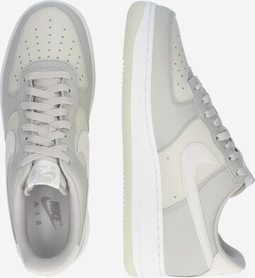 Nike Sportswear Низкие кроссовки 'Nike Air Force 1' в Серый