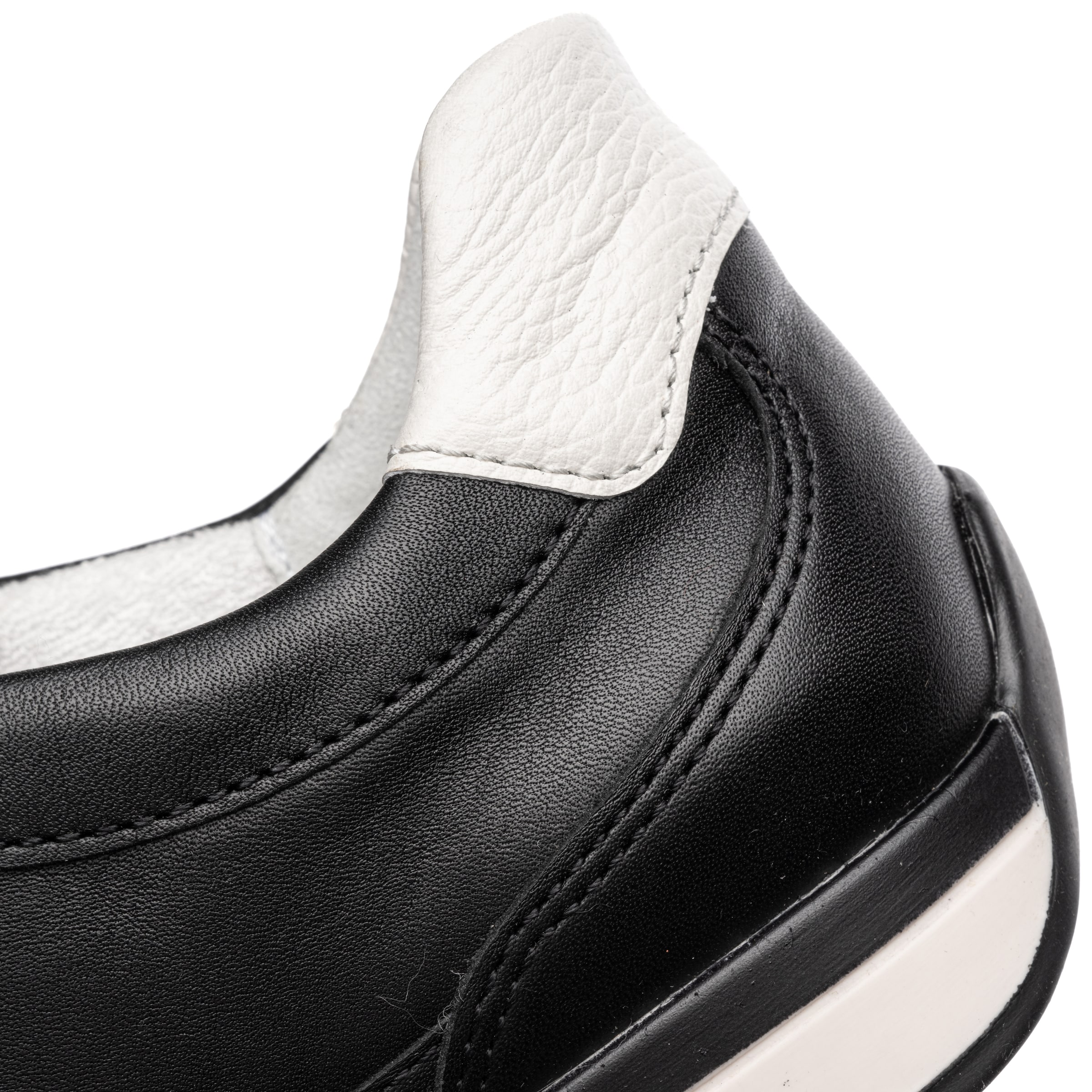 ARA Sneakers in Black