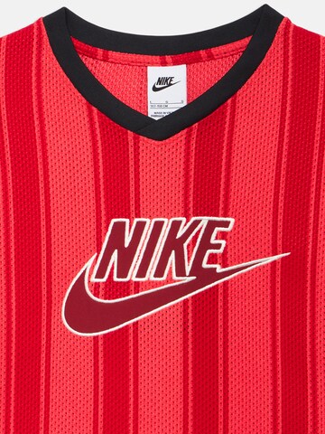 Nike Sportswear - Camisola em vermelho