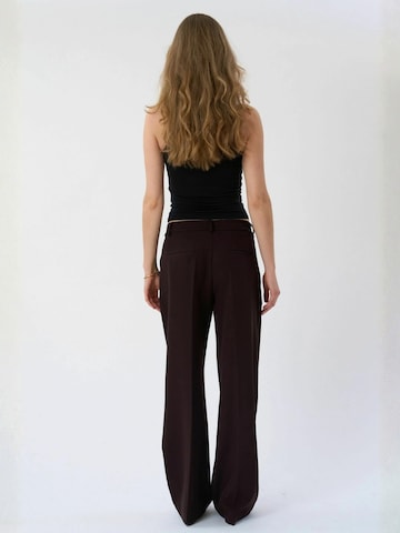 TEESHOPPEN Regular Housut ' Mila ' värissä ruskea