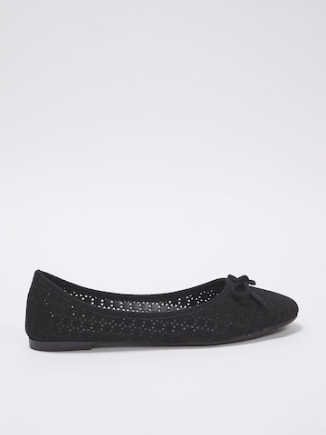 Trendyol Ballet Flats in Black