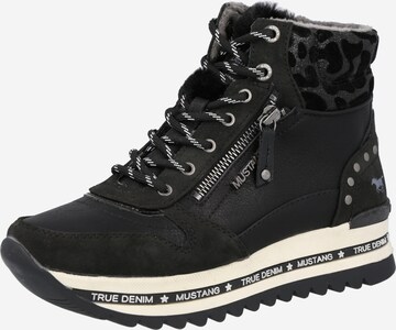 MUSTANG Lace-Up Ankle Boots in Black: front