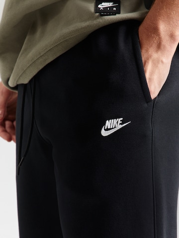 Nike Sportswear - Loosefit Pantalón 'Club' en negro