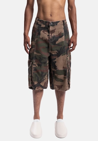 FAVELA Baggy Jeans in Green: front