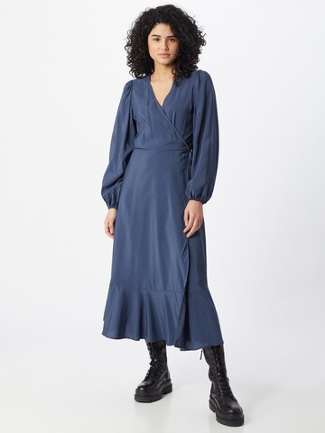 Robe Moves en bleu : devant