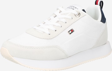 Baskets basses TOMMY HILFIGER en blanc : devant