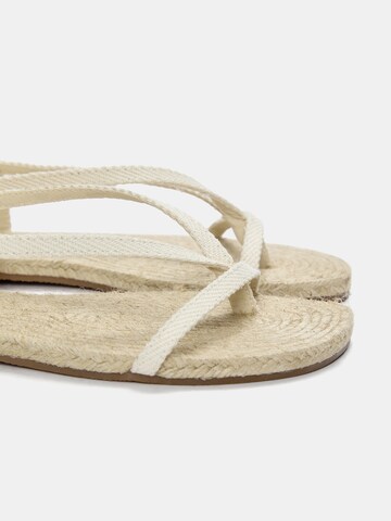 Séparateur d'orteils Pull&Bear en beige