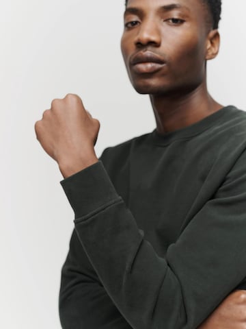 SANVT Sweatshirt 'The Perfect Sweatshirt'‌‌‌‌‌‌‌‌‌ in Grün