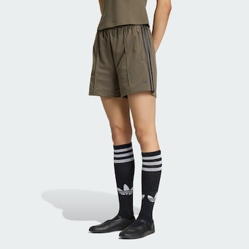 ADIDAS ORIGINALS - Loosefit Pantalón 'Firebird Classic' en marrón: frente