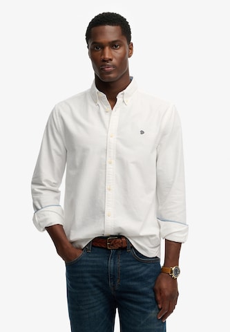Coupe regular Chemise Superdry & Co en blanc : devant