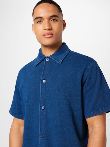 WEEKDAY Regular fit Button Up Shirt in Blue