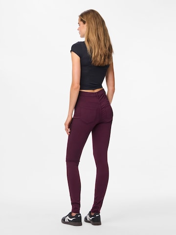 PIECES - Skinny Jeggings en rojo