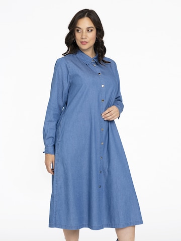 Yoek Shirt Dress in Blue: front