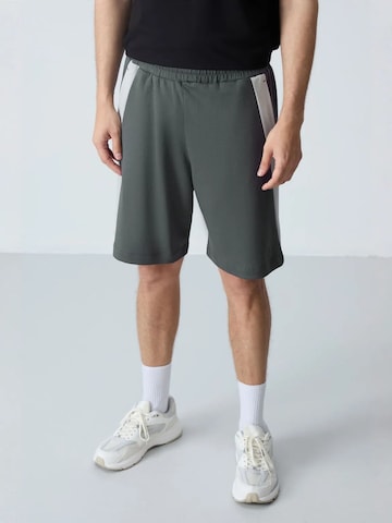 Regular Pantalon Tommy Life en gris : devant