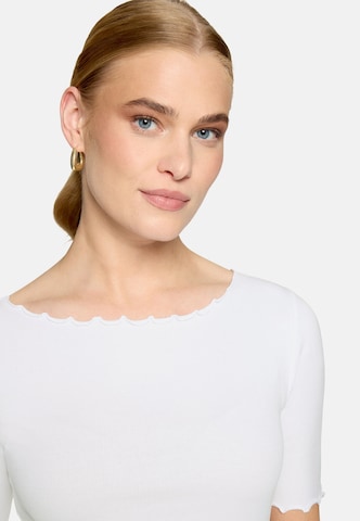 zero Halbarm-Shirt mit U-Boot-Ausschnitt in Weiß