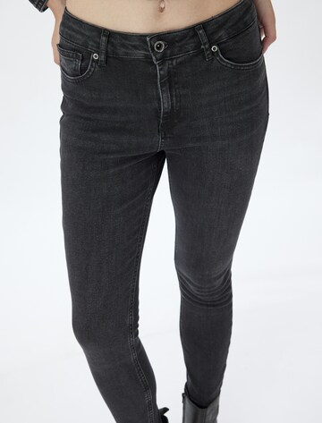 Koton Skinny Jeans in Zwart
