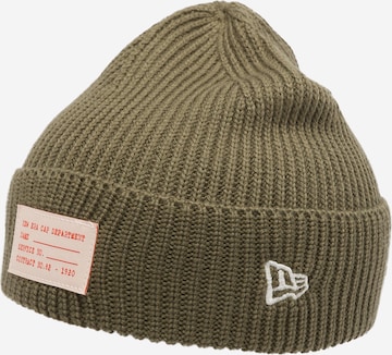 NEW ERA Beanie in Green: front