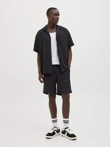 JACK & JONES Regular Shorts in Schwarz