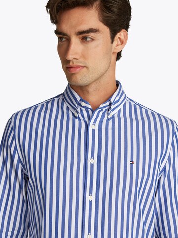 TOMMY HILFIGER Regular fit Skjorta 'Flex' i blå