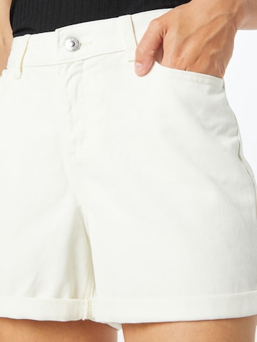 Dorothy Perkins Regular Jeans i hvit