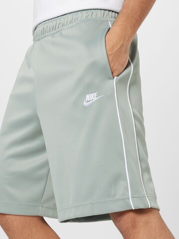 Regular Pantalon Nike Sportswear en vert