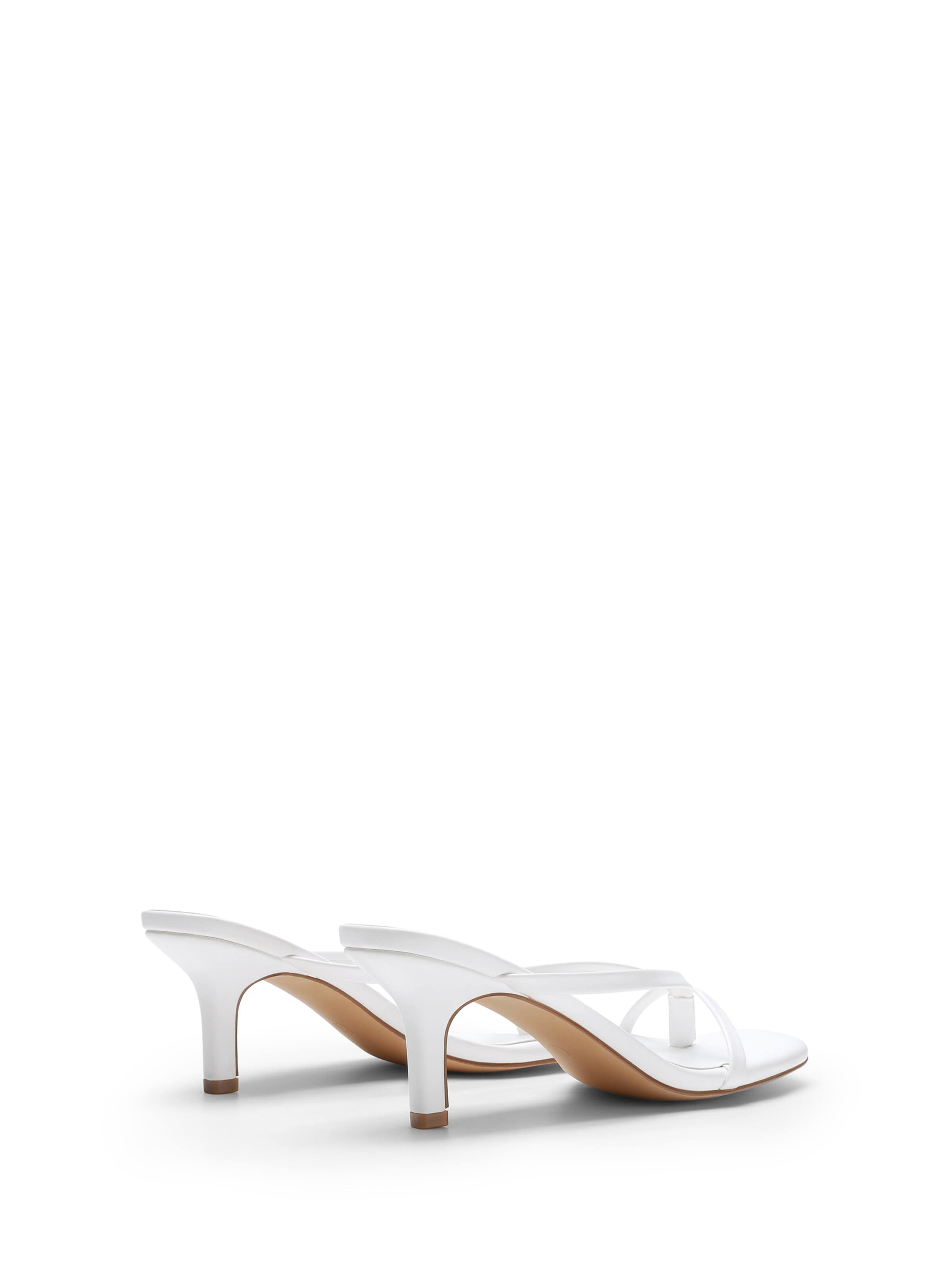 Dream Pairs Strap Sandals in White