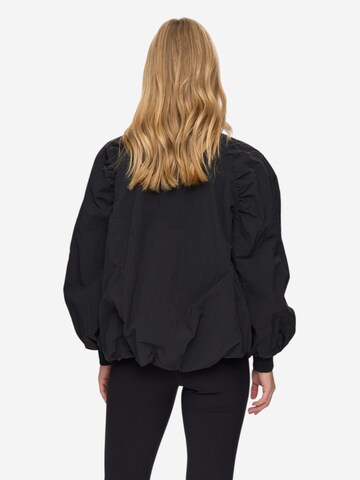 NÜMPH Freizeitjacke 'NUBOLINA JACKET' in Schwarz