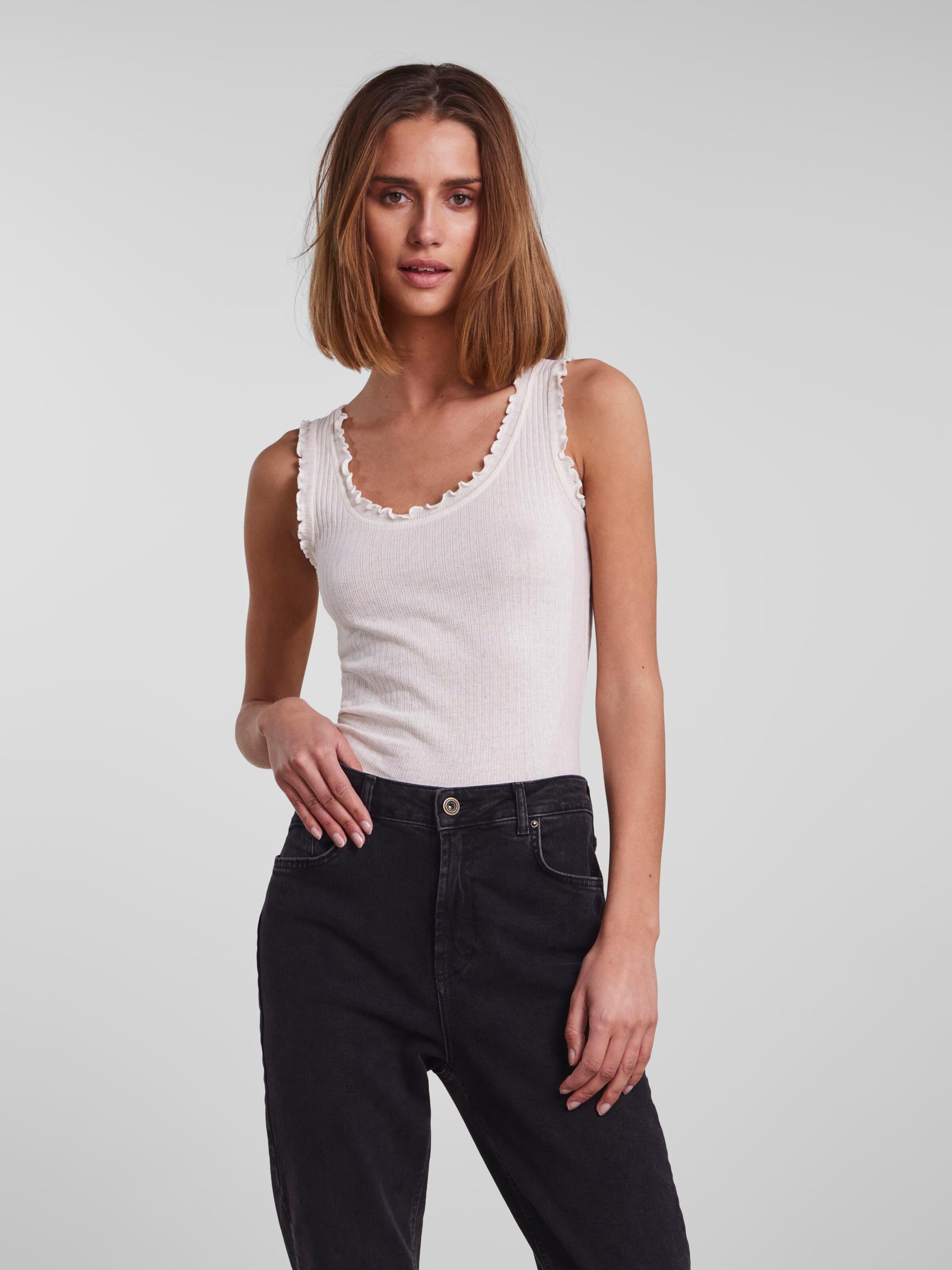 Frauen Shirts & Tops PIECES Top 'Vani' in Weiß - UV24013