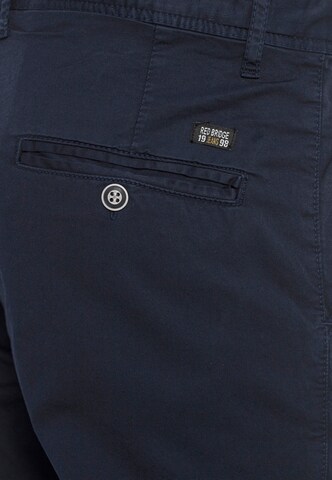 Redbridge Regular Shorts in Blau