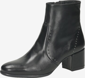 Venturini Milano Ankle Boots in Black: front