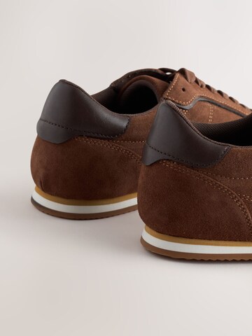 Sneaker bassa di Next in marrone