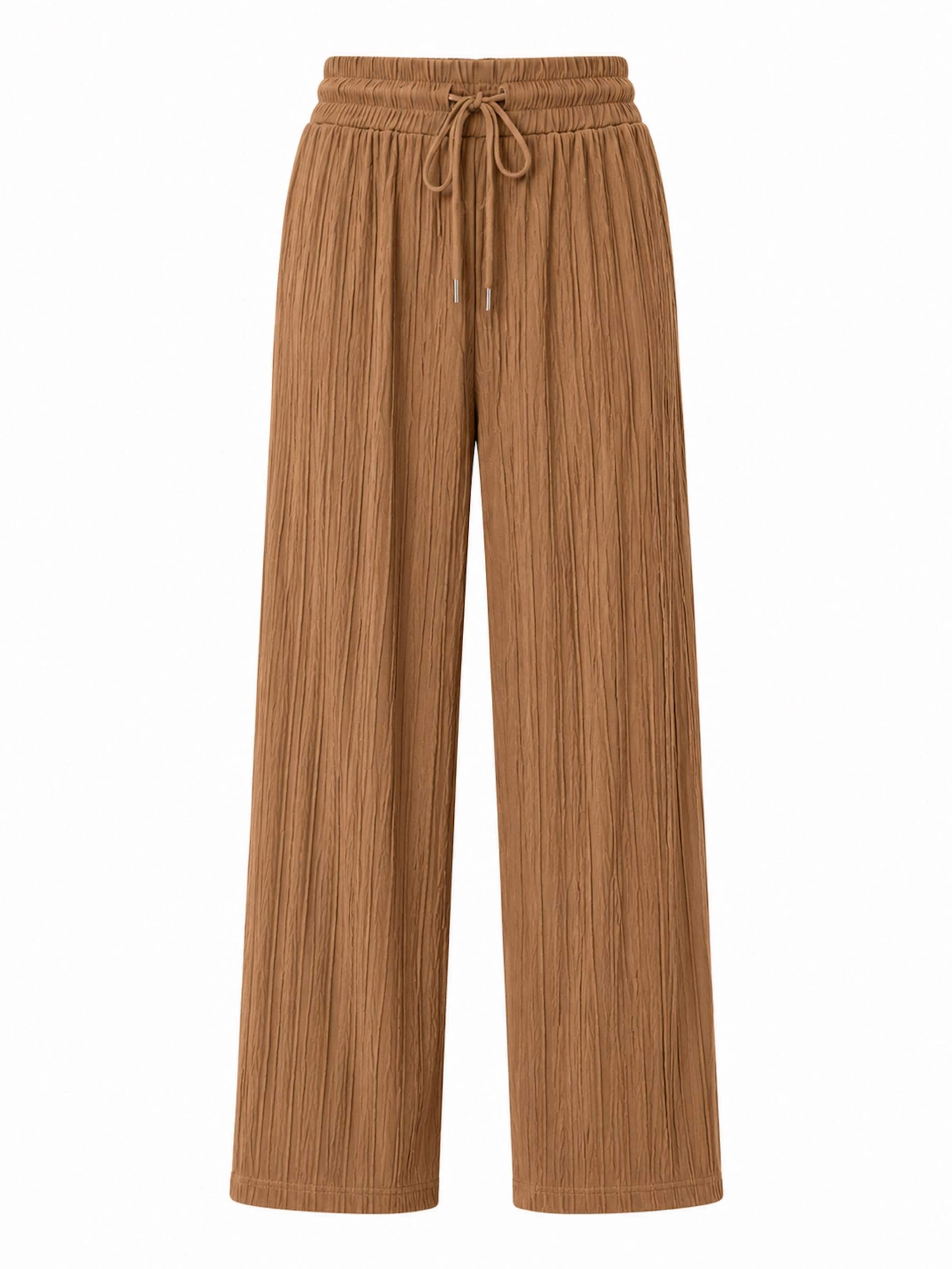 Worldclassca Boot cut Pleated Pants in Beige: front