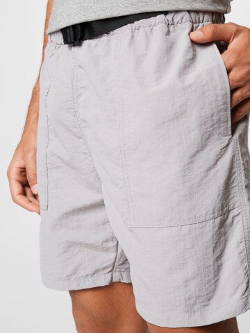 regular Pantaloni 'TRAIL' di Cotton On in grigio