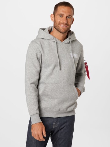 Sweat-shirt ALPHA INDUSTRIES en gris : devant