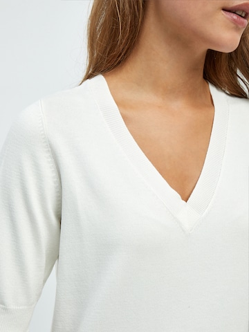 Pullover 'Milla' di minus in bianco