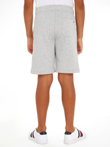 TOMMY HILFIGER Regular Shorts 'TIMELESS' in Grau