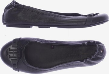 TOMMY HILFIGER Flats & Loafers in 37 in Black: front