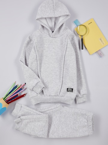 Trendyol - Ropa para correr en gris: frente