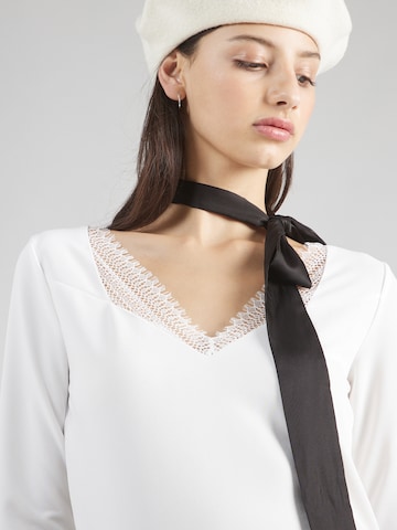 ABOUT YOU - Blusa 'Samira' en blanco