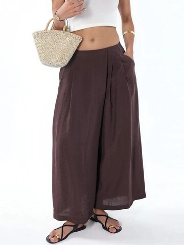 Wide leg Pantaloni di Hiccup in marrone: frontale