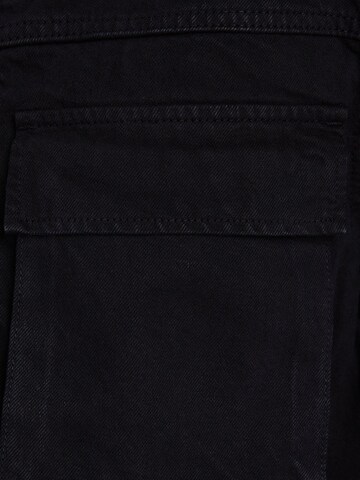 Bershka Prechodná bunda - Čierna