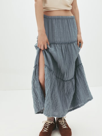 Pull&Bear Spódnica w kolorze niebieski: przód