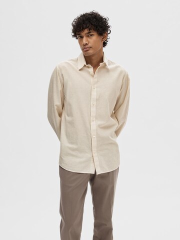 SELECTED Slim Fit Hemd in Beige: Vorderseite