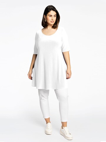 T-shirt 'Tess' YOEK en blanc