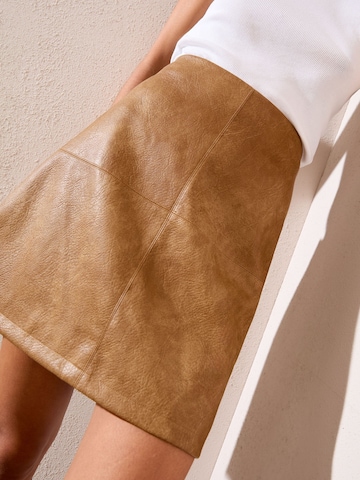 Gonna di Friends Like These in marrone