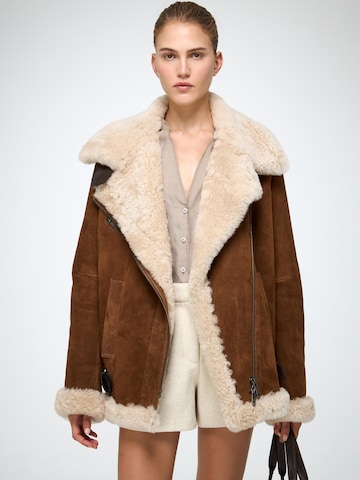V S P Wintermantel 'Antonella' in Braun