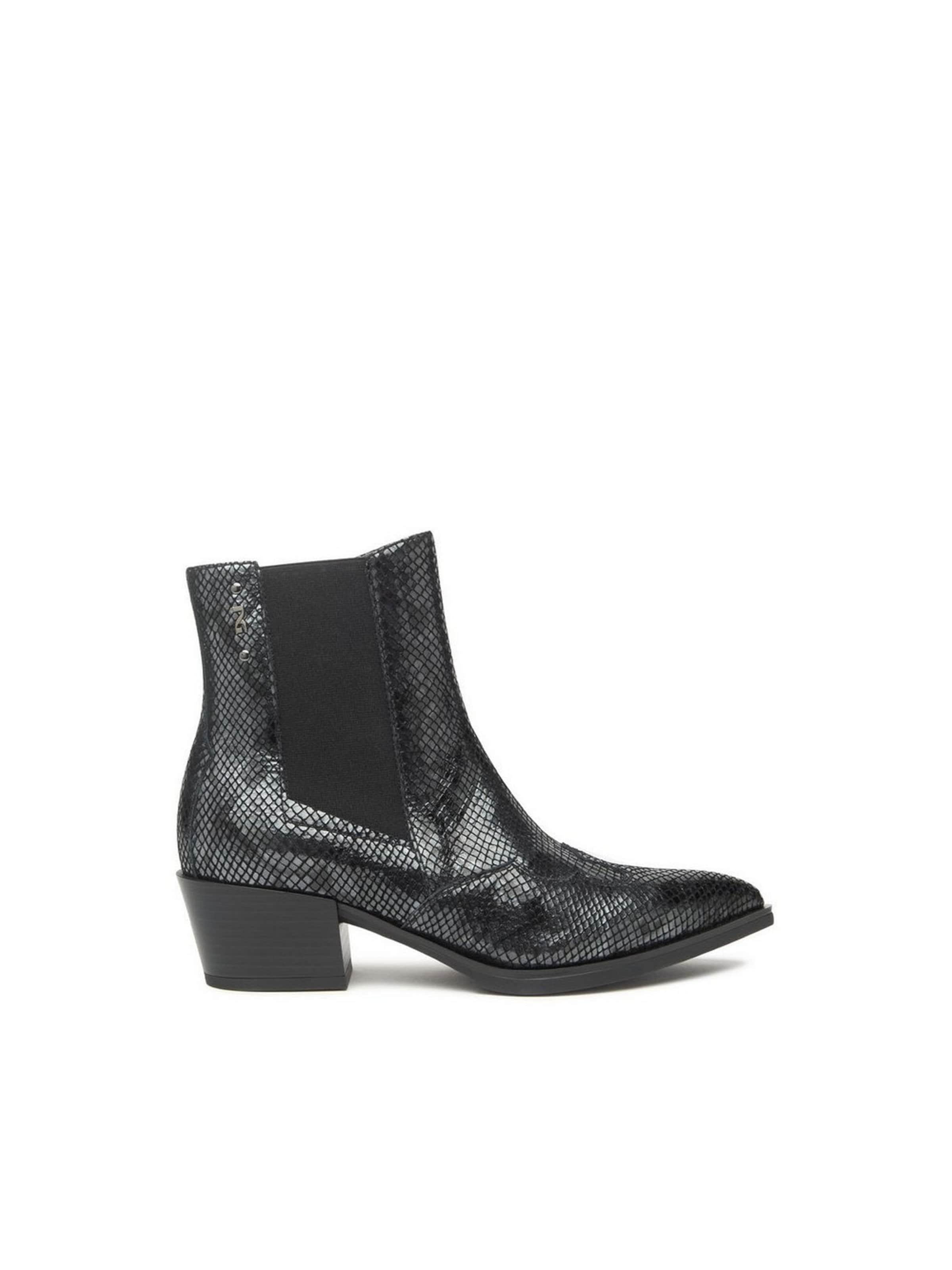 Boots 'Tronchetto Tacco Basso Donna - I513910D' di Nero Giardini in nero: frontale